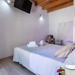Alma Little House * קליארי